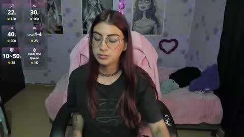 Snapshot of medussa_kat chatting on September 23, 2:27 am Katrina online show from September 23, 2:27 am