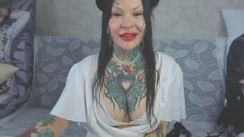 Helena Tuman online show from May 31, 10:25 am