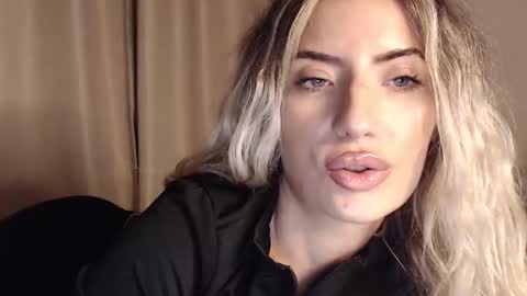 Megan Blazee  online show from October 19, 7:18 pm