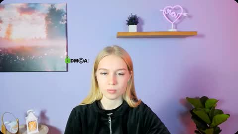 megan_cold online show from October 19, 8:52 am