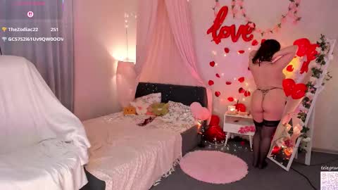 Megan Nelson online show from February 8, 11:46 am