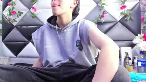 Snapshot of megan_thompsonn_ chatting on October 17, 2:37 am megan_thompsonn_ online show from October 17, 2:37 am