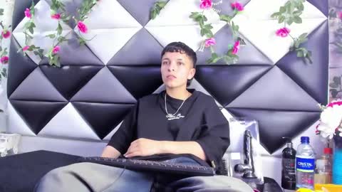 megan_thompsonn_ online show from November 23, 3:04 am