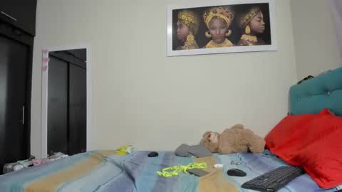 megan        online show from April 16, 2:55 am