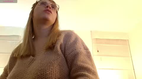 Snapshot of meganlk chatting on January 4, 11:27 pm MEGAN online show from January 4, 11:27 pm