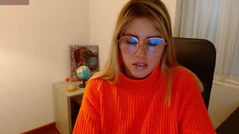 Snapshot of meganlk chatting on February 27, 5:58 pm MEGAN online show from February 27, 5:58 pm