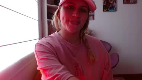 Snapshot of meganlk chatting on February 3, 6:39 pm MEGAN online show from February 3, 6:39 pm