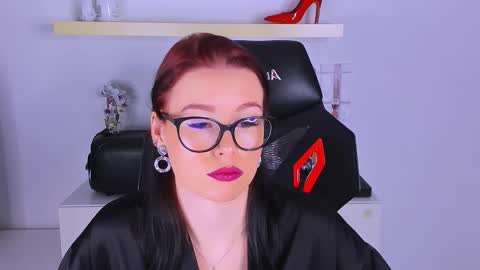 Snapshot of meganstones chatting on October 5, 5:53 pm Megan online show from October 5, 5:53 pm