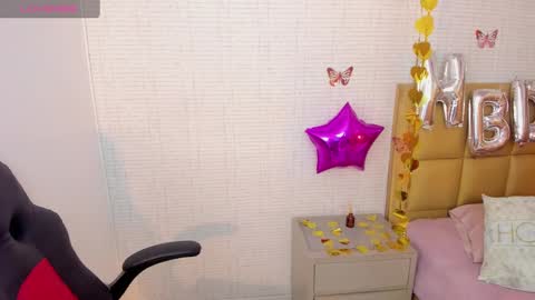 M E G A N  online show from September 30, 12:37 pm