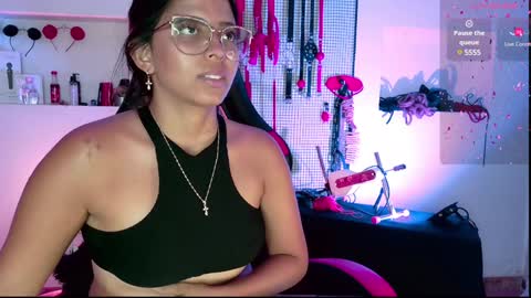 Snapshot of meggan_greey chatting on January 23, 10:33 pm Your best slave online show from January 23, 10:33 pm