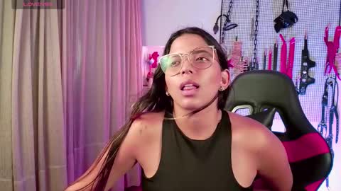 Snapshot of meggan_greey chatting on September 19, 9:07 pm Your best slave online show from September 19, 9:07 pm