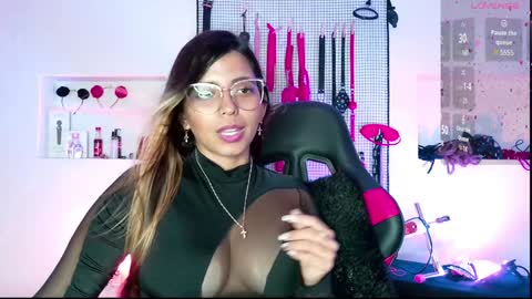 Snapshot of meggan_greey chatting on January 26, 3:06 am Your best slave online show from January 26, 3:06 am