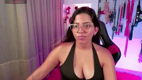 Snapshot of meggan_greey chatting on September 17, 10:46 pm Your best slave online show from September 17, 10:46 pm