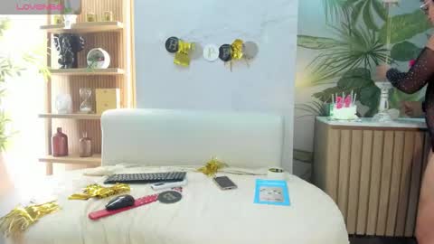 MEGGY MAE online show from February 21, 12:08 pm