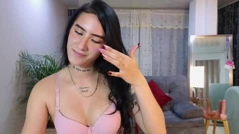 Snapshot of mei_naughtycat chatting on March 1, 2:04 am Mei online show from March 1, 2:04 am