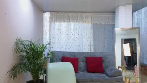 Snapshot of mei_naughtycat chatting on February 15, 10:31 pm Mei online show from February 15, 10:31 pm