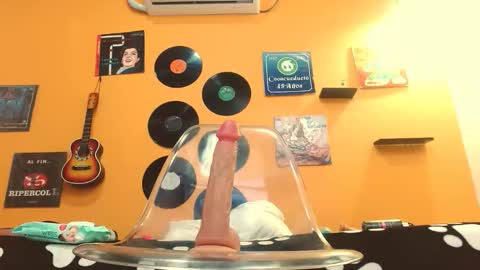 Snapshot of meisevil77 chatting on October 9, 2:39 am MEIS online show from October 9, 2:39 am