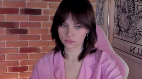 Katie  Payne online show from November 7, 4:09 pm