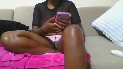 pretty online show from February 16, 7:05 pm