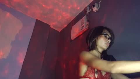 melahnie051002 online show from February 15, 2:47 am