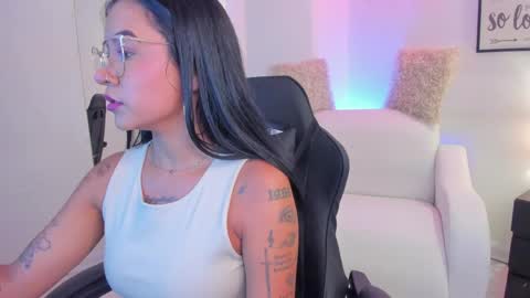 melan_owen online show from June 5, 11:04 am