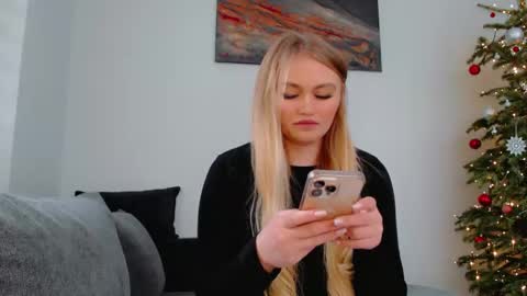 Melania online show from January 7, 12:10 pm