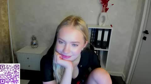Snapshot of melanie_ryer chatting on September 27, 6:22 am Melanie online show from September 27, 6:22 am