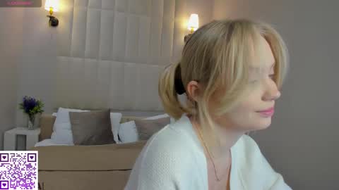 Snapshot of melanie_ryer chatting on October 10, 1:11 am Melanie online show from October 10, 1:11 am