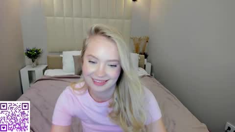 Snapshot of melanie_ryer chatting on September 17, 9:13 am Melanie online show from September 17, 9:13 am