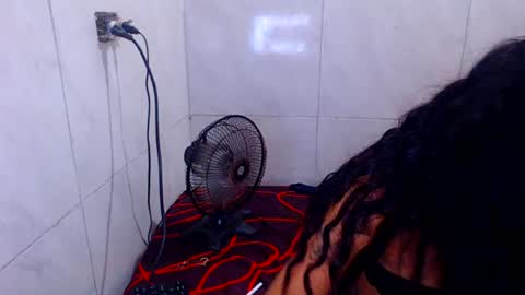 melany_dirt_ online show from July 14, 5:23 am