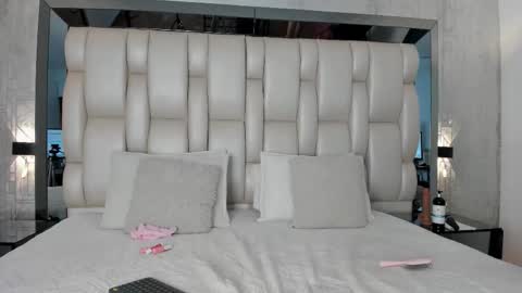 melany_hoffman online show from March 5, 4:54 am