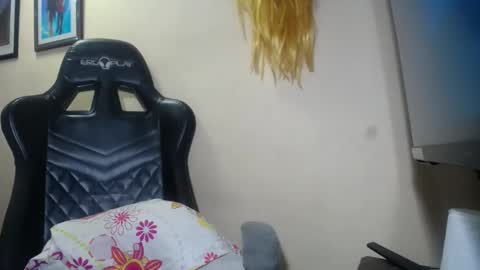 melany online show from February 23, 1:02 am