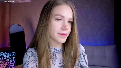 Melee Eva - Thumbs Up please  online show from March 8, 7:12 am