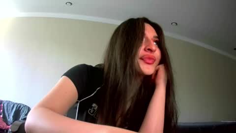 melena_caramel online show from May 7, 7:15 am