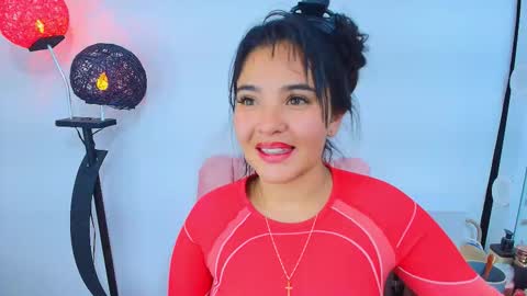    Independent model online show from March 3, 9:05 am