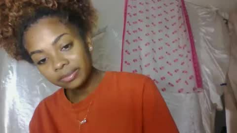 Snapshot of meliana98 chatting on October 18, 9:24 am meliana98 online show from October 18, 9:24 am