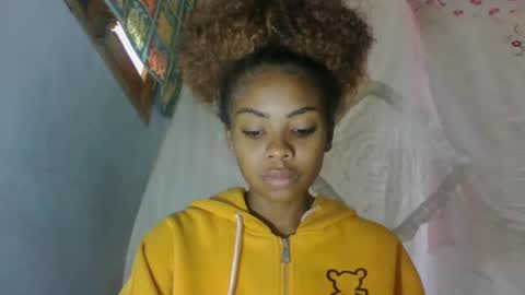 Snapshot of meliana98 chatting on October 19, 9:25 am meliana98 online show from October 19, 9:25 am