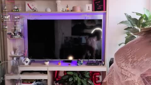 Melissa online show from April 7, 1:35 pm