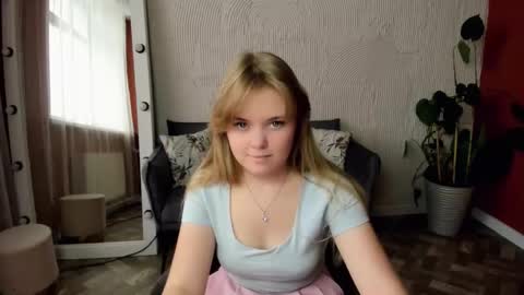 Snapshot of melissa_199 chatting on October 3, 11:18 am Sophia online show from October 3, 11:18 am