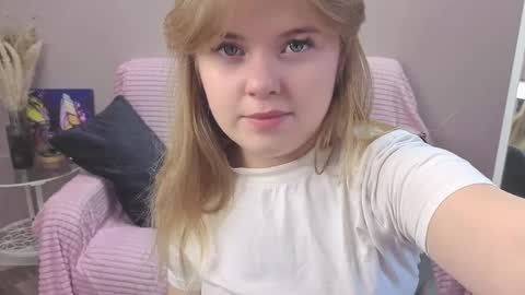 Snapshot of melissa_199 chatting on October 16, 7:08 am Sophia online show from October 16, 7:08 am
