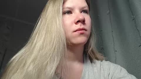 Melissa  Ray online show from February 9, 2:28 am