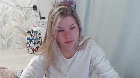 Melissa  Ray online show from October 1, 2:54 am