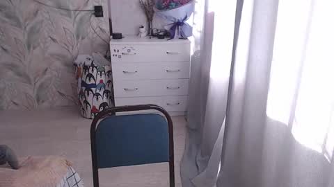 Melissa  Ray online show from September 26, 6:43 am