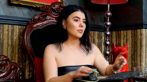 Melissa online show from January 5, 5:27 pm