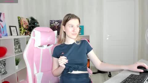 Snapshot of melissa_moooree chatting on February 26, 2:49 pm melissa_moooree online show from February 26, 2:49 pm