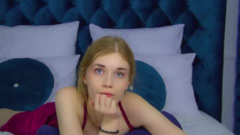 Snapshot of melissabauch chatting on September 18, 8:35 pm Melisa online show from September 18, 8:35 pm