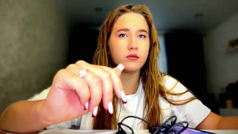 melissalii online show from October 28, 11:55 am