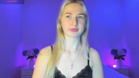 Snapshot of mellina_tey chatting on March 6, 6:05 pm Mellina online show from March 6, 6:05 pm