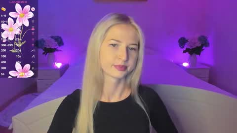 Snapshot of mellina_tey chatting on October 6, 7:10 pm Mellina online show from October 6, 7:10 pm