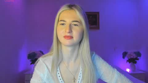 Snapshot of mellina_tey chatting on January 13, 8:37 pm Mellina online show from January 13, 8:37 pm